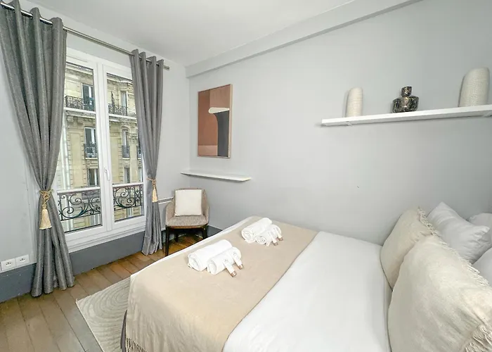Stunning Apartment Near Eiffel Tower