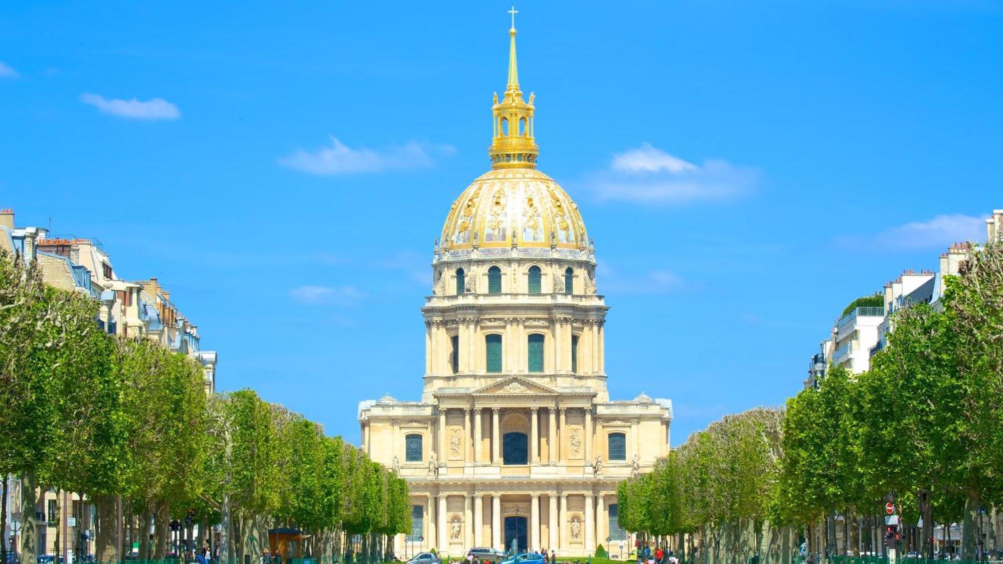 Stunning Near Eiffel Tower Apartment